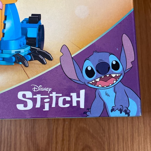 ❤️ Disney Lego Limited Edition Lilo & Stitch Building Toy NWT - Picture 5 of 16
